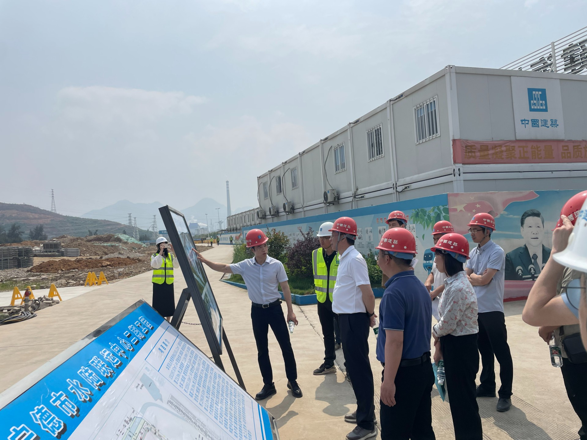 2024-5-9市w66利来集团领导深入市w66利来物流集团重点项目现场调研指导工作，，，，，，，姜轩纬拍摄1.jpg