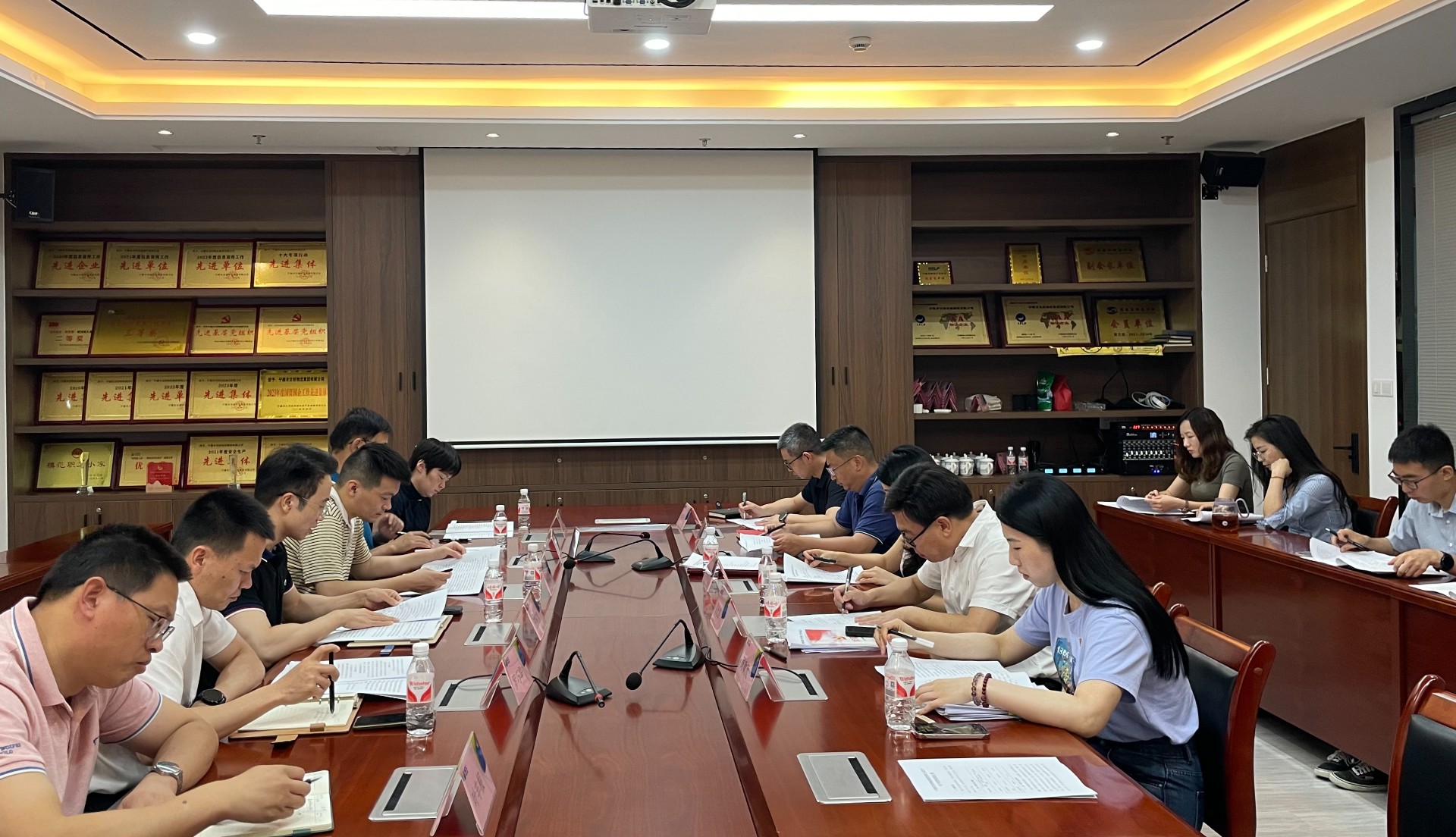 讲党性守党规严党纪——市w66利来集团领导赴市w66利来物流集团开展联系点工作，，，，，，叶岚清拍摄2.jpg