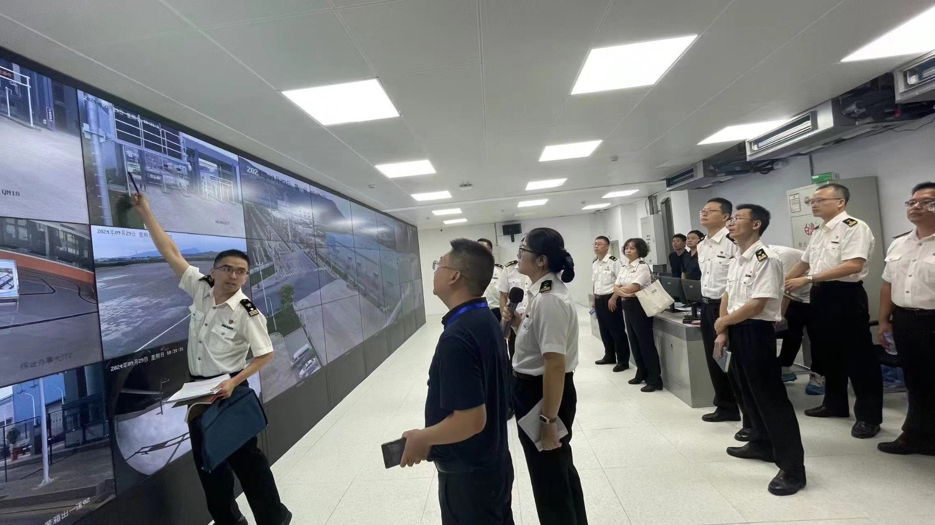 福州海关相关领导深入宁德保税物流中心（B保）项目调研，，，，，，，蔡慧铭拍摄3.jpg